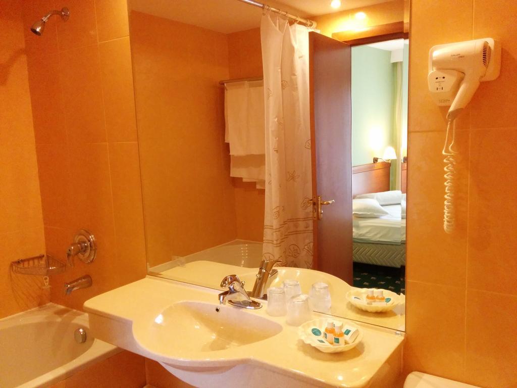 Hotel Palas Mamaia Quarto foto