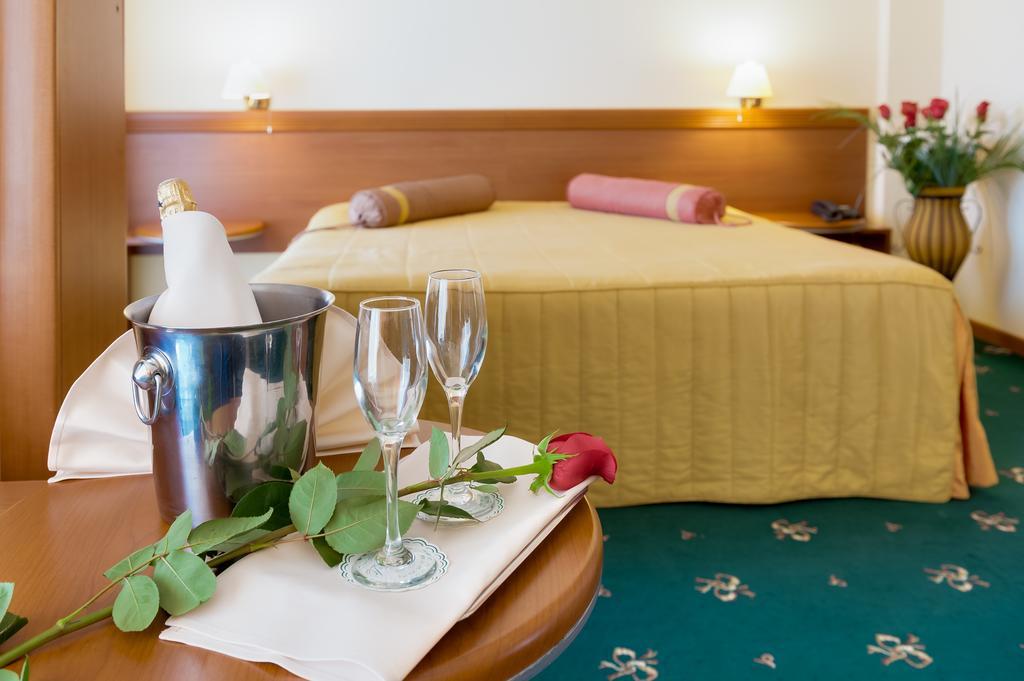 Hotel Palas Mamaia Quarto foto